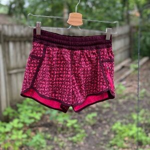 Lululemon Tracker Shorts III Mountain Peaks Bon Bon Pink